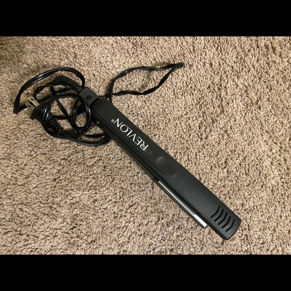 Regular sized hair straightener